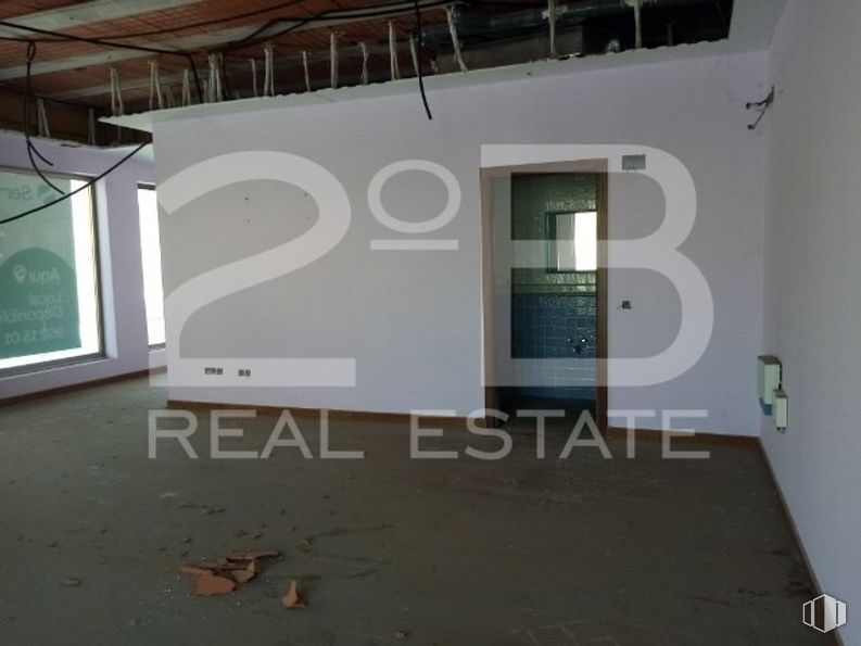 Local en venta en Casco urbano, Consuegra, Toledo, 45700 con ventana, accesorio, edificio, interiorismo, rectángulo, madera, fuente, suelos, inmobiliario y fachada alrededor