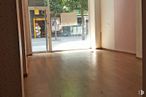 Retail for sale & for rent at Calle Trinidad, Talavera de la Reina, Toledo, 45600 with building, fixture, window, wood, floor, flooring, tree, hall, house and tints and shades around