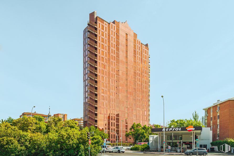 Oficina en alquiler en Edificio Bronce, Avenida Burgos, 8 A, Chamartín, Madrid, 28036 con edificio, , planta, , , casa, , ,  y  alrededor