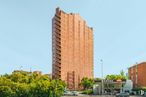 Office for rent at Edificio Bronce, Avenida Burgos, 8 A, Chamartín, Madrid, 28036 with building, sky, plant, skyscraper, tree, house, urban design, tower block, condominium and residential area around