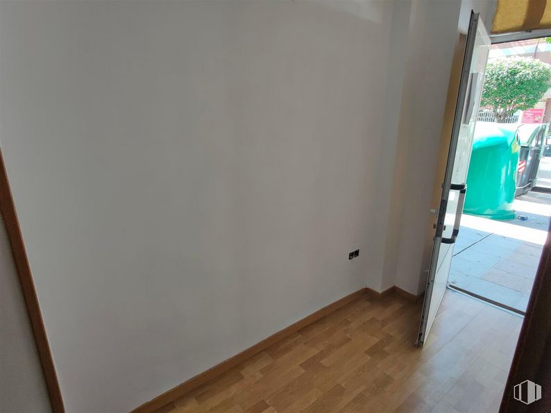 Local en venta en Calle Alicante, Getafe, Madrid, 28903 con madera, accesorio, suelos, edificio, suelo, tinte para madera, sombra, madera dura, suelo laminado y contrachapado alrededor