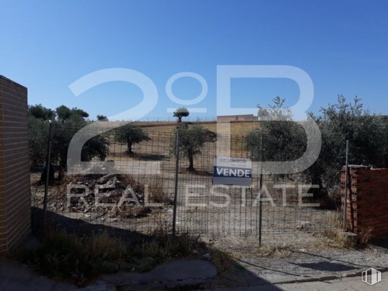 Land for sale at Calle El Molino, Calera y Chozas, Toledo, 45686 with sky, plant, tree, land lot, art, residential area, landscape, facade, font and city around