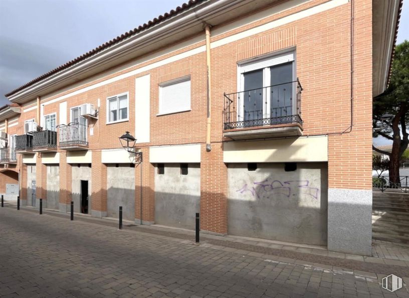 Local en venta en Zona Centro, Villanueva de Perales, Madrid, 28609 con ventana, casa, propiedad, edificio, ladrillo, accesorio, diseño urbano, barrio, albañilería y zona residencial alrededor