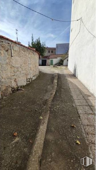 Suelo en venta en Calle Rondón, Moralzarzal, Madrid, 28411 con nube, cielo, superficie de la carretera, agua, lote de terreno, árbol, asfalto, carretera, material compuesto y hormigón alrededor