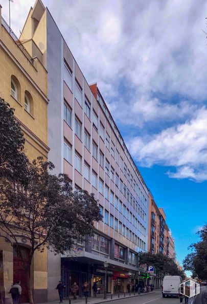 Oficina en alquiler en Calle Fuencarral, 101, Centro, Madrid, 28004 con edificio, nube, cielo, ventana, azul, árbol, bloque de pisos, diseño urbano, condominio y vecindario alrededor