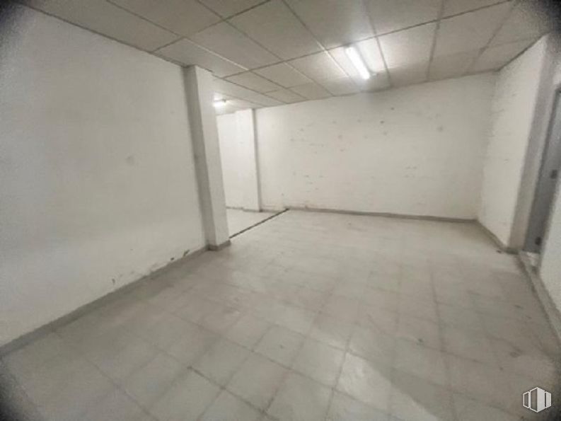 Retail for sale at Avenida Constitución, Mejorada del Campo, Madrid, 28840 with light fixture, flooring, floor, hall, fixture, composite material, tints and shades, ceiling, wood and symmetry around