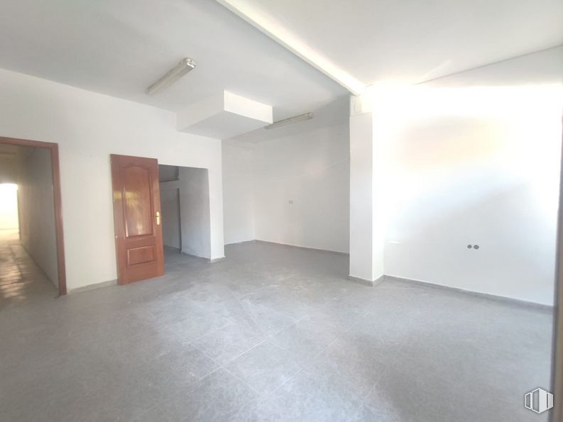 Local en venta en Plaza Jiménez Díaz, Getafe, Madrid, 28903 con puerta, accesorio, edificio, interiorismo, madera, hall, suelo, suelos, pintura y exterior del automóvil alrededor