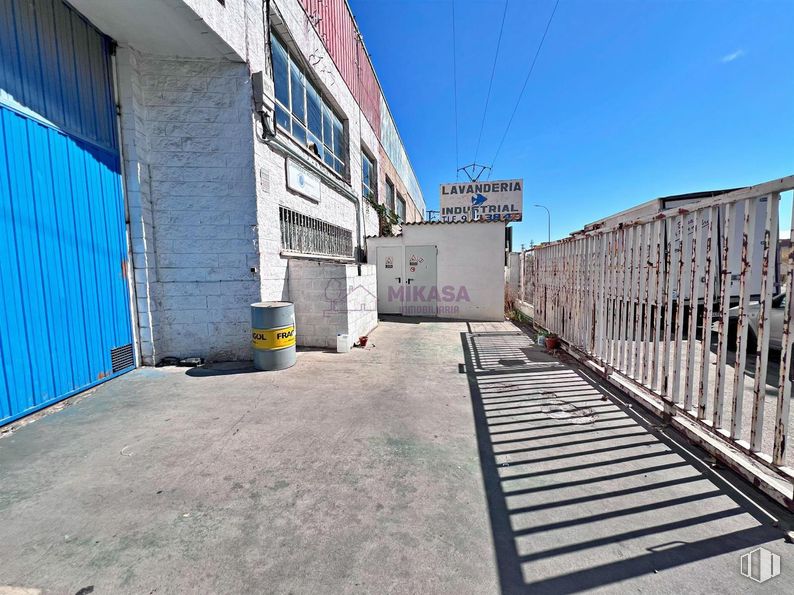 Nave en alquiler en Calle Julio Palacios, Leganés, Madrid, 28914 con cielo, superficie de la carretera, madera, asfalto, diseño urbano, suelos, inmobiliario, fachada, edificio y carretera alrededor