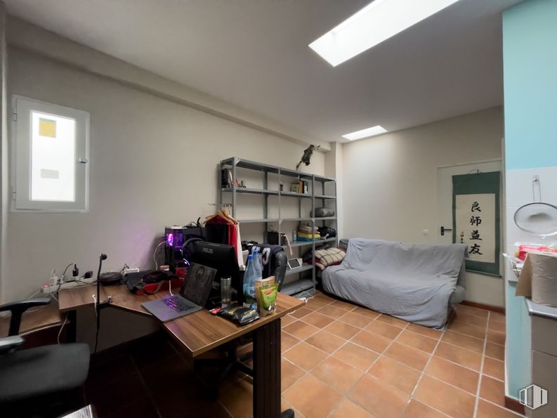 Local en venta en Avenida Ciudad de Barcelona, 178, Retiro, Madrid, 28007 con sofá, ventana, mesa, edificio, planta de interior, confort, electrodoméstico, escritorio, casa y sala de estar alrededor