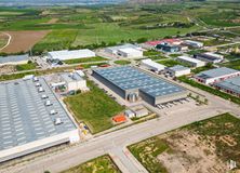 Industrial for rent at Calle Berlín, Torres de la Alameda, Madrid, 28813 with bird's-eye view, landscape, residential area, aerial photography, land lot, urban design, plain, thoroughfare, suburb and field around