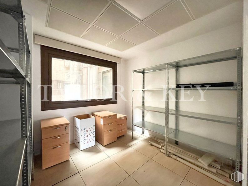 Office for rent at Calle Orense, Tetuán, Madrid, 28020 with window, filing cabinet, chest of drawers, furniture, flooring, floor, shelving, ceiling, shelf and plywood around