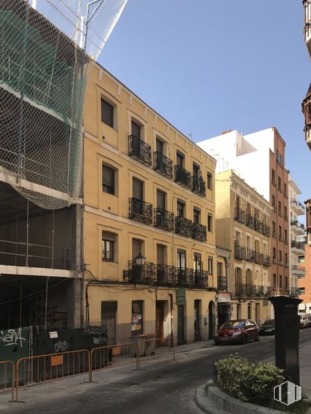 Local en venta en Calle Raimundo Lulio, Chamberí, Madrid, 28010 con edificio, cielo, ventana, planta, coche, diseño urbano, condominio, vehículo, barrio y área residencial alrededor