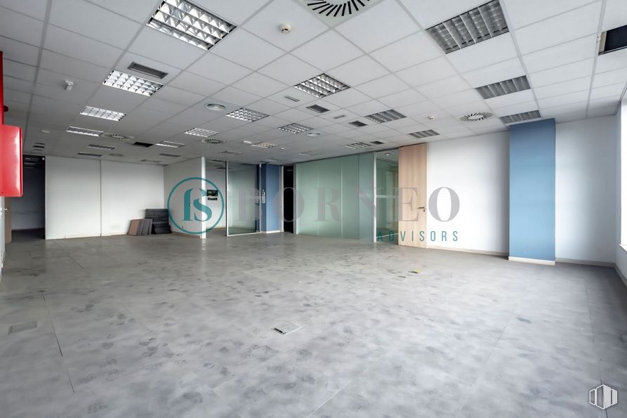 Industrial for rent at Edificio Novosur, Avenida Rosales, 42, Villaverde, Madrid, 28041 with property, interior design, flooring, floor, hall, space, building, ceiling, fixture and event around