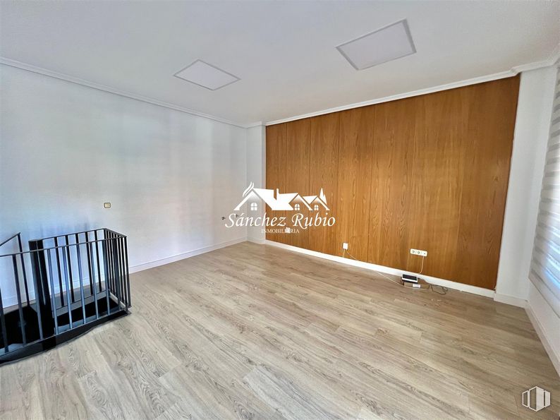 Local en alquiler en Calle Nogal, Torrelodones, Madrid, 28250 con madera, accesorio, suelos, suelo, tinte para madera, suelo laminado, madera dura, hall, barniz y sombra alrededor