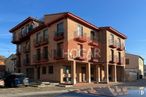 Retail for sale at Zona centro, Arévalo, Ávila, 05200 with car, building, sky, window, urban design, automotive exterior, vehicle, residential area, house and condominium around