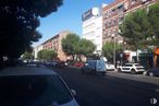 Retail for sale at Calle Alcalá, San Blas - Canillejas, Madrid, 28022 with car, van, building, sky, vehicle, window, infrastructure, road surface, tree and asphalt around