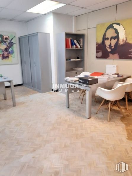 Oficina en venta en Calle Carranza, Centro, Madrid, 28004 con silla, persona, mesa, mueble, madera, edificio, interiorismo, suelos, suelo y casa alrededor