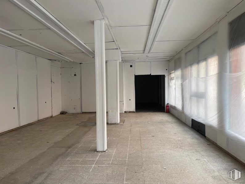 Local en venta en Calle Santa Gema, Alcorcón, Madrid, 28921 con accesorio, hall, suelos, suelo, techo, hormigón, material compuesto, aluminio, simetría y transparencia alrededor