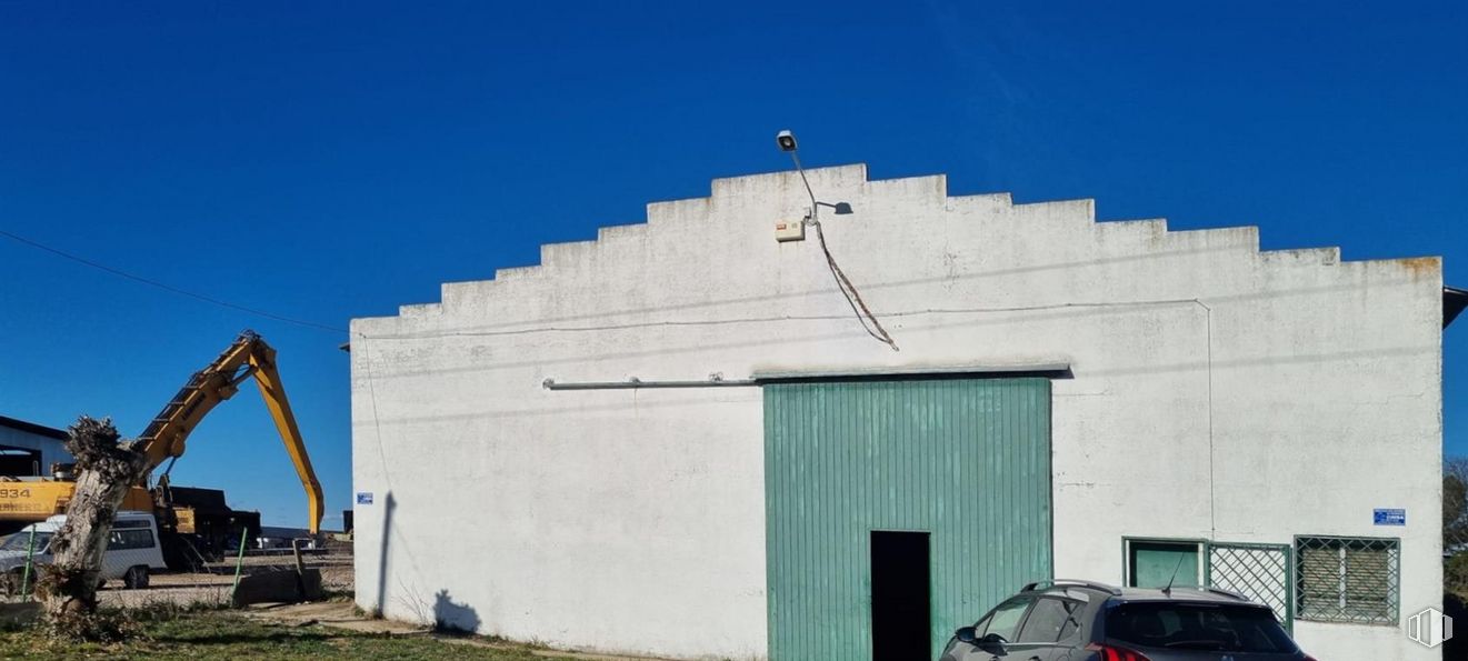 Industrial for sale at Zona El Viso de San Juan, Palomeque, Toledo, 45213 with car, building, sky, vehicle, facade, tints and shades, composite material, plant, landscape and automotive exterior around