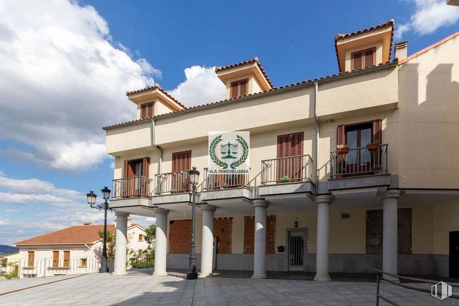 Retail for sale at Centro, Venturada, Madrid, 28729 with house, window, cloud, sky, building, plant, door, tree, facade and leisure around