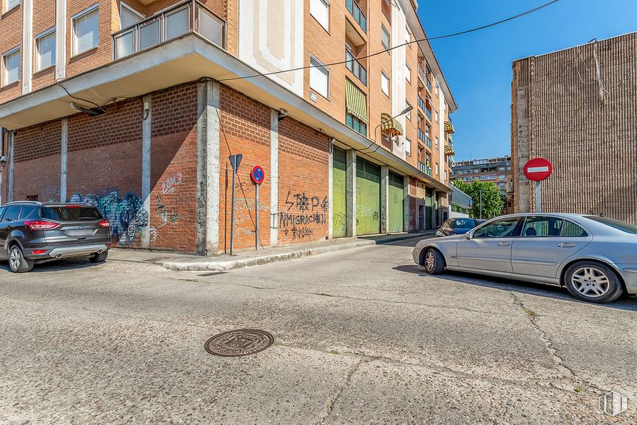 Local en alquiler y venta en Calle Segurilla, Talavera de la Reina, Toledo, 45600 con coche, neumático, edificio, luz de estacionamiento automotriz, rueda, vehículo terrestre, vehículo, ventana, propiedad y vehículo de motor alrededor