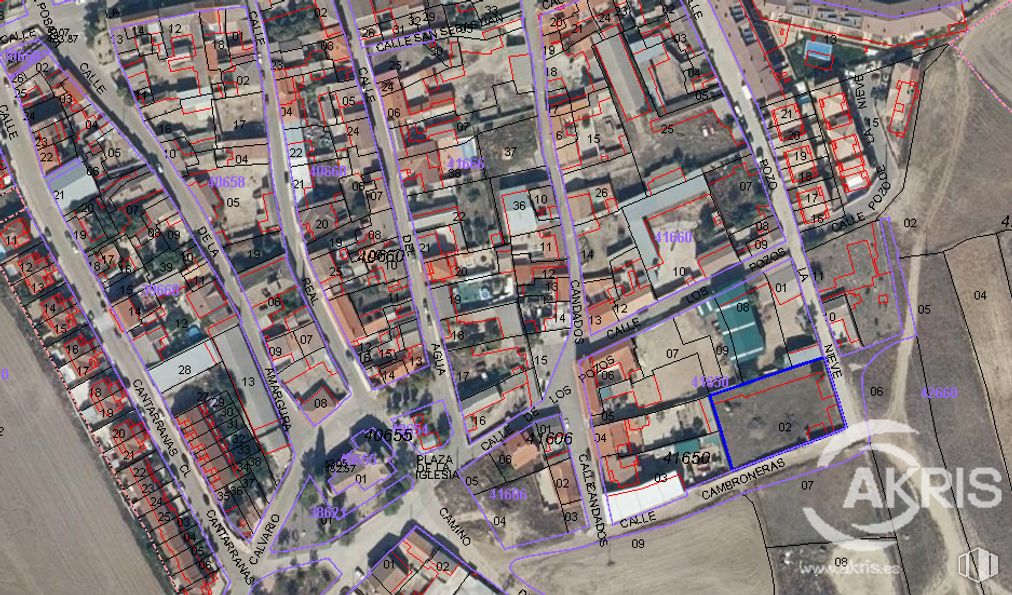 Land for sale at Calle Cambroneras, Villamiel de Toledo, Toledo, 45594 with packaged goods, building, property, infrastructure, urban design, neighbourhood, tower block, residential area, cityscape and condominium around