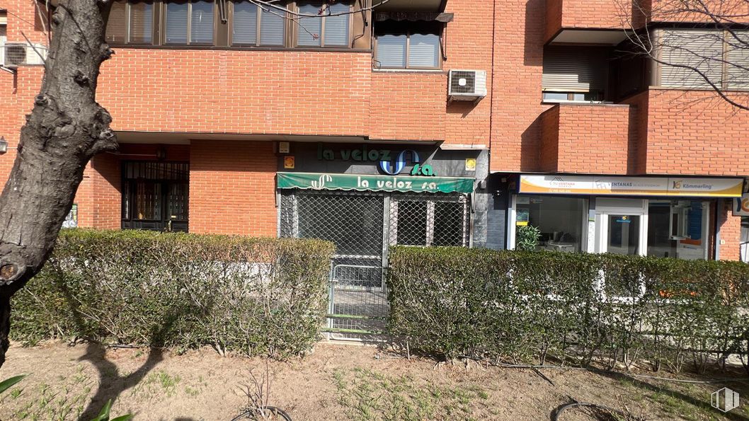 Retail for rent at Zona Conde Casal, Retiro, Madrid, 28007 with window, neighbourhood, urban design, apartment, condominium and sidewalk around