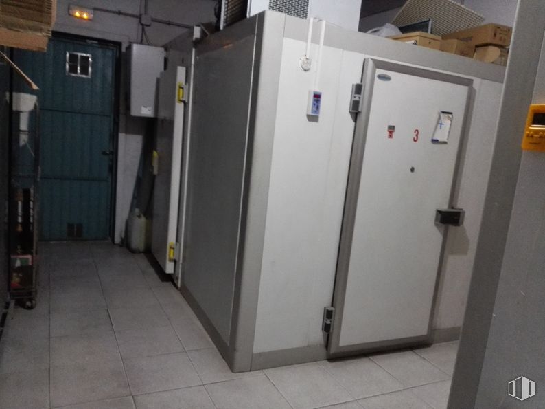 Industrial for sale at Calle Polígono Industrial, Las Ventas de Retamosa, Toledo, 45183 with refrigerator, fixture, gas, engineering, machine, composite material, aluminium, electrical wiring, metal and electrical supply around