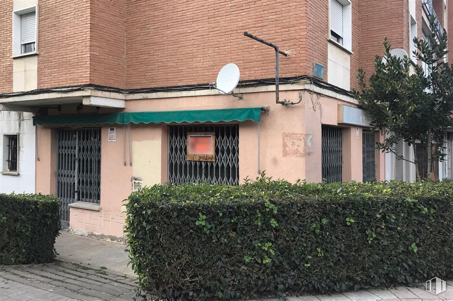 Local en venta en Calle Alcalá de Henares, Guadalajara, 19003 con planta, propiedad, ventana, edificio, luz de la calle, barrio, diseño urbano, superficie de la carretera, zona residencial y pared alrededor