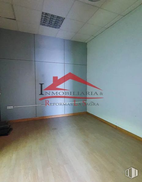 Industrial for sale at Zona logística, Illescas, Toledo, 45200 with field house, wood, flooring, building, hall, floor, ceiling, hardwood, wood stain and plywood around