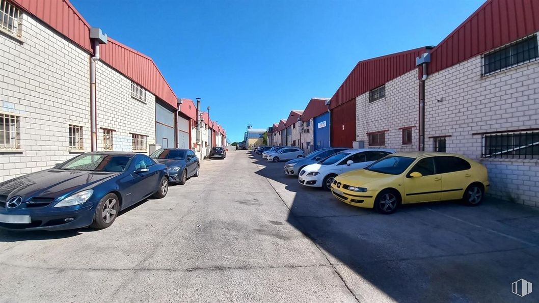 Nave en venta en Avenida Canteras, Valdemoro, Madrid, 28034 con coche, rueda, neumático, ventana, luz de estacionamiento, vehículo terrestre, vehículo, cielo, vehículo de motor y edificio alrededor