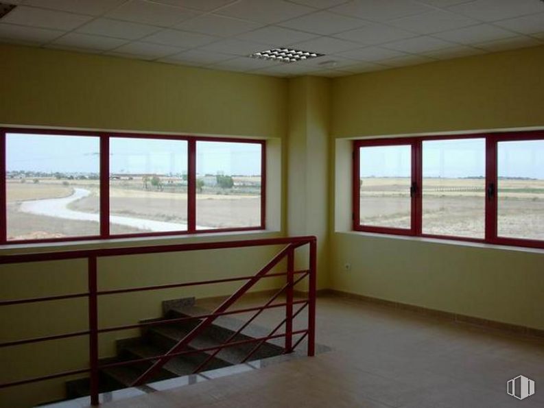 Industrial for sale at Carretera de Yepes a Ocaña, Ocaña, Toledo, 45300 with window, building, fixture, shade, wood, interior design, floor, sky, flooring and real estate around