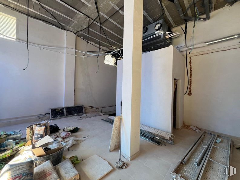 Local en alquiler y venta en Avenida Paris, Arganda del Rey, Madrid, 28500 con suelo, suelos, madera, gas, techo, material de construcción, máquina, ingeniería, material compuesto y evento alrededor