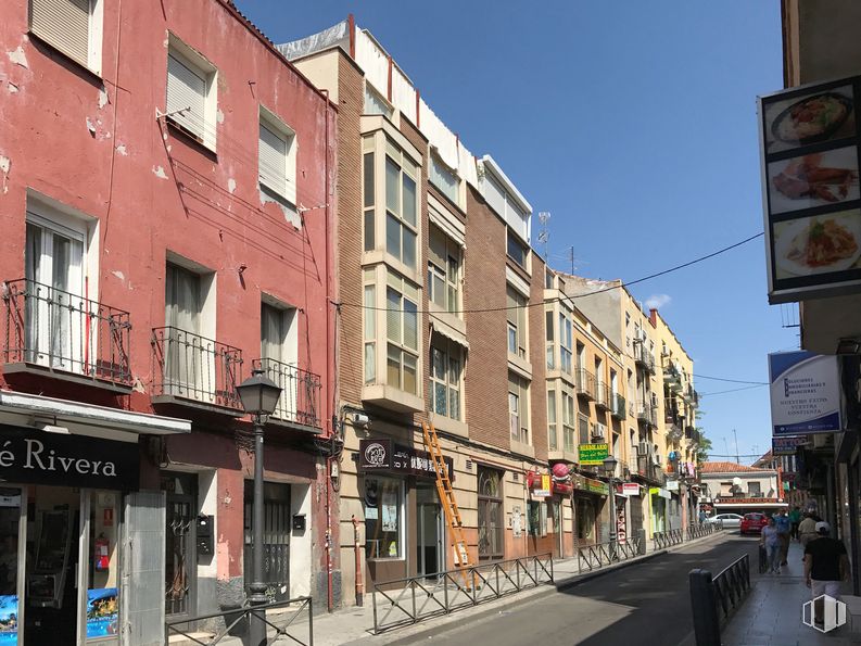 Local en venta en Calle Doctor Fernando Primo Rivera, 8, Puente de Vallecas, Madrid, 28053 con persona, ventana, edificio, día, cielo, diseño urbano, casa, área residencial, barrio y espacio público alrededor