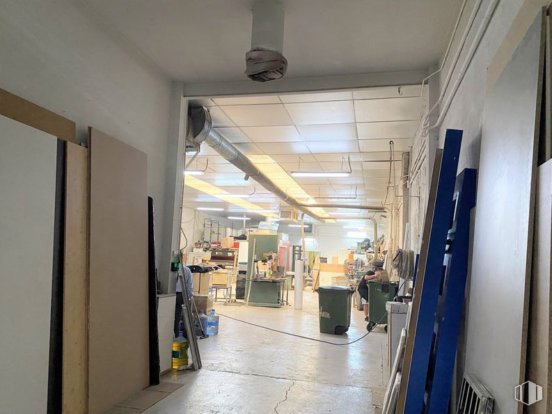 Industrial for sale at Parque Empresarial San Fernando, San Fernando de Henares, Madrid, 28830 with 1d barcode, fixture, flooring, ceiling, shelving, publication, city, houseplant, shelf and aluminium around