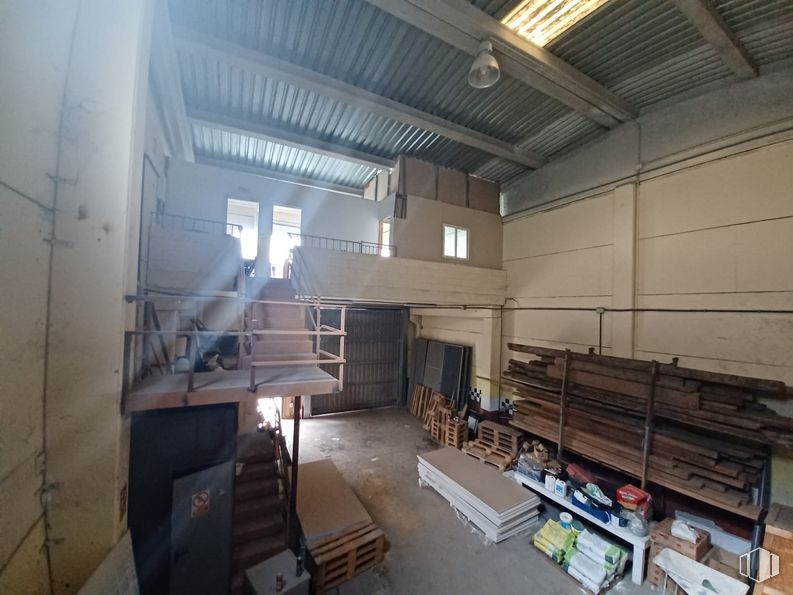 Industrial for sale at Calle Moreras, 4, Ciempozuelos, Madrid, 28350 with wood, hall, beam, engineering, flooring, hardwood, ceiling, building, metal and machine around