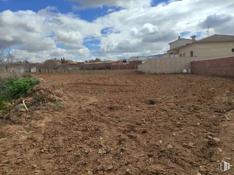 Land for sale at Carretera CM-4013, Layos, Toledo, 45123 with cloud, sky, plant, building, tree, landscape, agriculture, slope, grass and road around