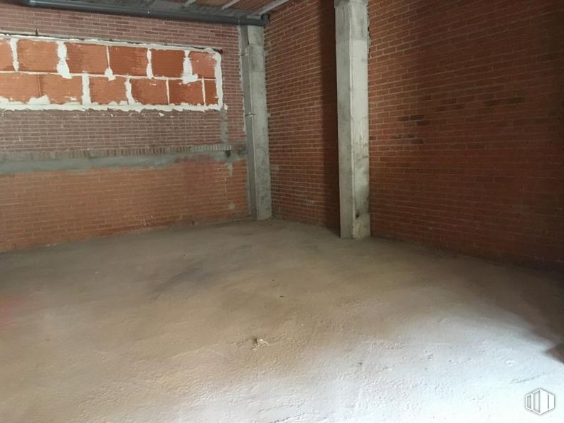 Local en venta en Calle Miguel Delibes, Azuqueca de Henares, Guadalajara, 19200 con edificio, madera, albañilería, ladrillo, piso, suelo, material de construcción, material compuesto, madera y casa alrededor