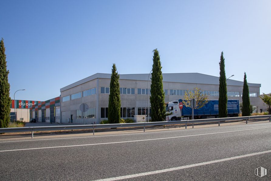 Industrial for sale at Carretera Villarrubia, Noblejas, Toledo, 45350 with building, sky, tree, asphalt, window, road surface, urban design, facade, city and house around