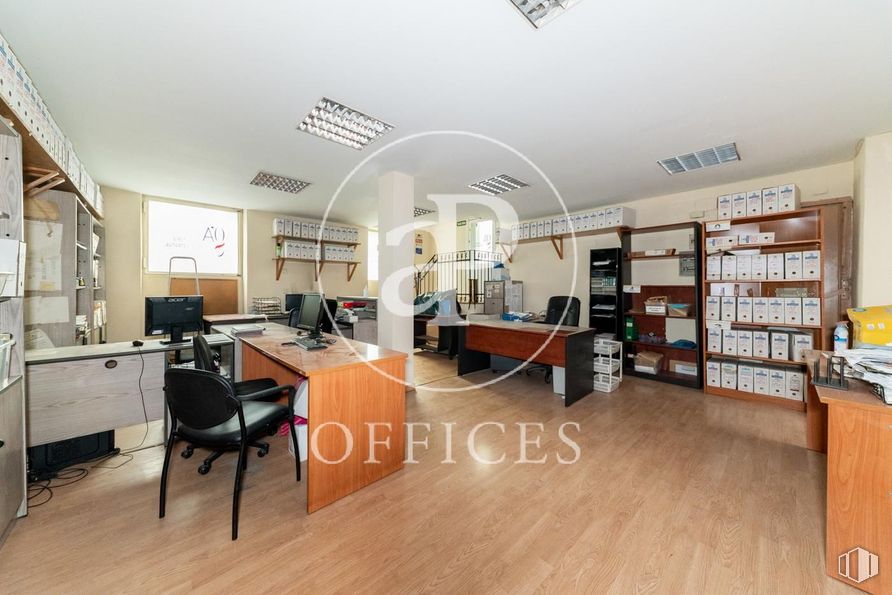 Oficina en alquiler y venta en Calle Don Ramón de la Cruz, Salamanca, Madrid, 28006 con silla, mesa, mueble, propiedad, edificio, ebanistería, madera, diseño de interiores, estante y pavimento alrededor