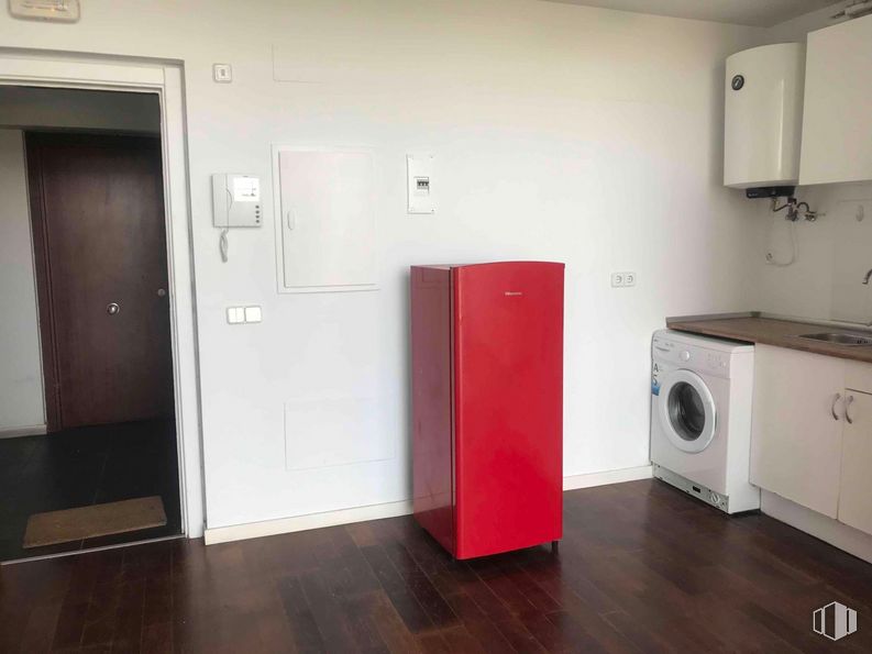 Oficina en venta en Zona San Sebastián de los Reyes, San Sebastián de los Reyes, Madrid, 28700 con lavadora, refrigerador, puerta, encimera, electrodoméstico, lavadero, propiedad, edificio, ebanistería y accesorio alrededor