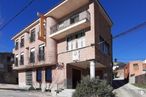 Retail for sale at Avenida de Gredos, Navalmoral, Ávila, 05120 with plant, house, sky, building, window, urban design, wood, fixture, real estate and facade around