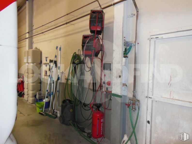 Industrial for rent at Santa María de Benquerencia, Toledo, 45006 with packaged goods, door, luggage & bags, electricity, gas, electrical wiring, art, machine, electrical supply and flooring around