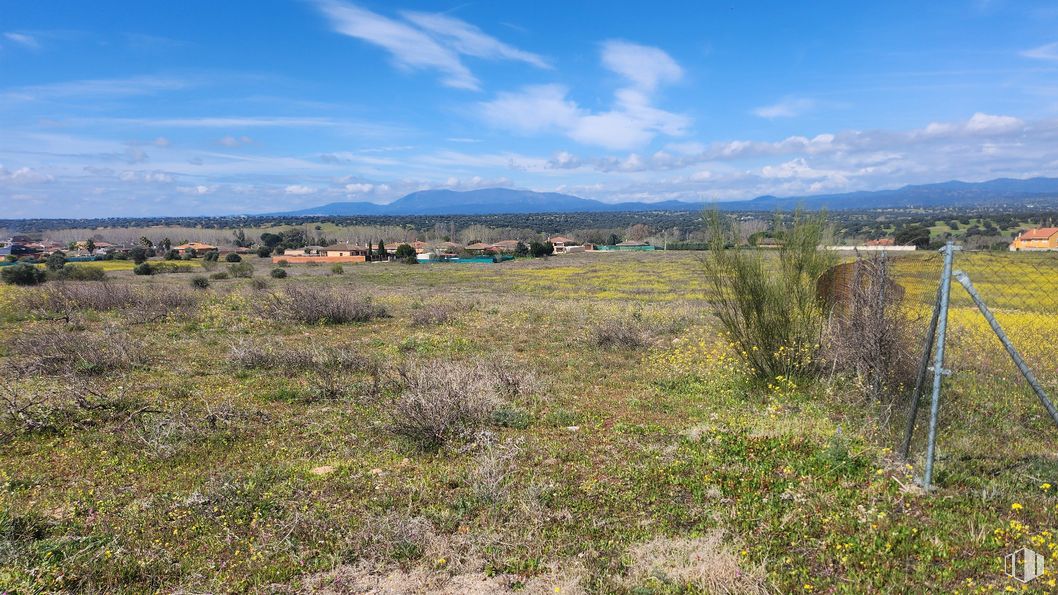 Land for sale at Zona Mirador de Fuente Romero, Hormigos, Toledo, 45919 with sky, cloud, plant, natural landscape, land lot, mountain, grass, plain, landscape and grassland around