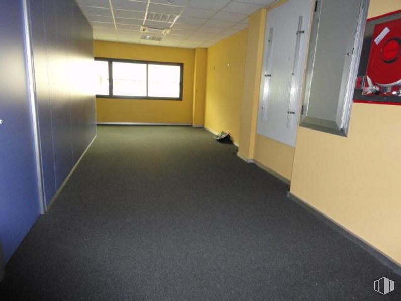 Oficina en venta en Zona industrial, Alcobendas, Madrid, 28100 con ventana, edificio, accesorio, suelo, piso, madera, mediante, casa, entrada y madera dura alrededor