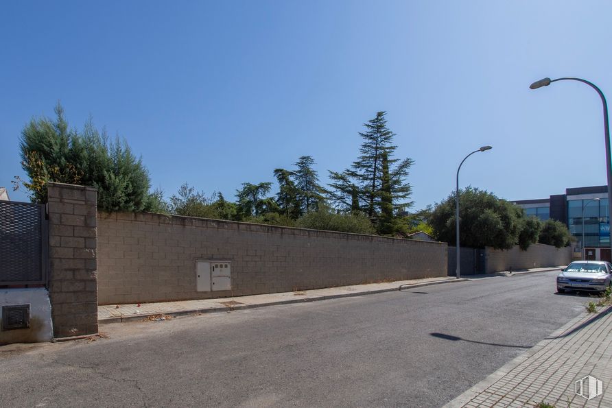 Suelo en venta en Polígono Industrial de Arganda del Rey, Arganda del Rey, Madrid, 28500 con luz de la calle, coche, cielo, superficie de la carretera, planta, asfalto, edificio, vehículo, árbol y zona residencial alrededor