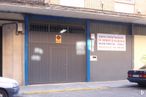 Local en alquiler y venta en Calle Valencia, 9, Talavera de la Reina, Toledo, 45600 con coche, luz de estacionamiento automotriz, vehículo terrestre, vehículo, edificio, neumático, iluminación automotriz, puerta, exterior automotriz y barrio alrededor