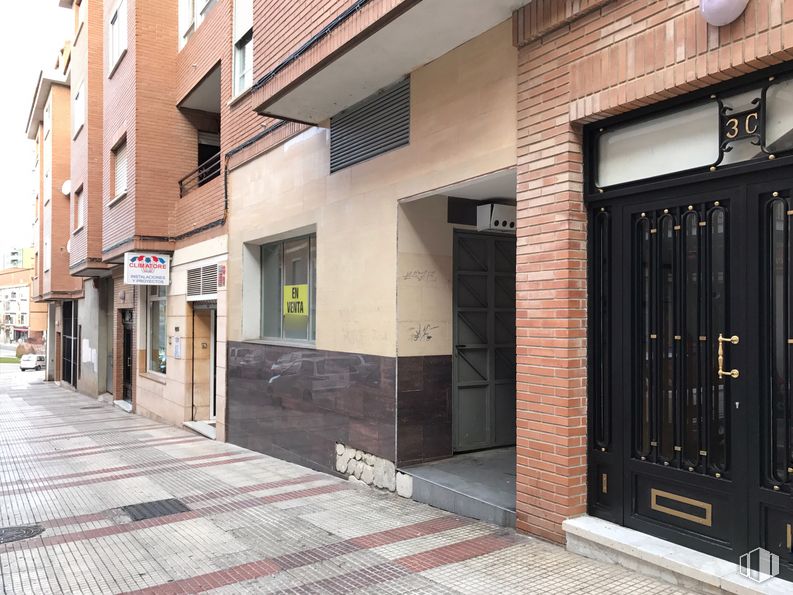 Retail for sale at Zona Fuerte San Francisco, Guadalajara, 19005 with window, door, building, road surface, brick, wood, flooring, neighbourhood, fixture and urban design around