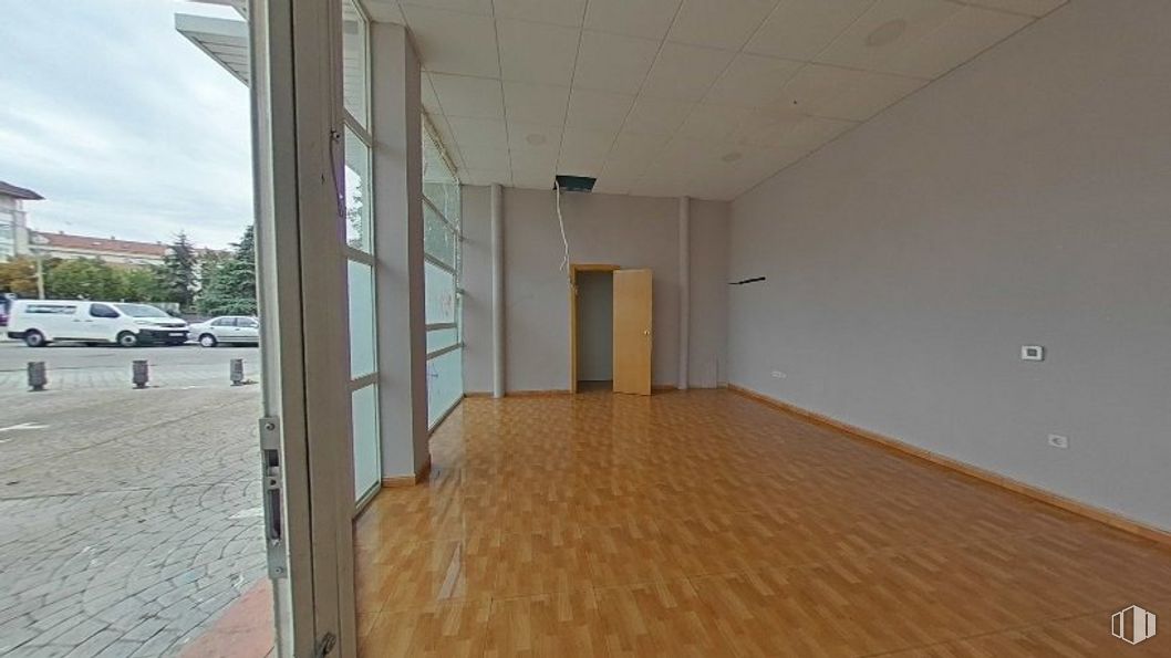 Local en venta en Avenida Pablo Iglesias, Leganés, Madrid, 28914 con edificio, pasillo, madera, accesorio, diseño de interiores, pavimentos, piso, cielo, madera y techo alrededor