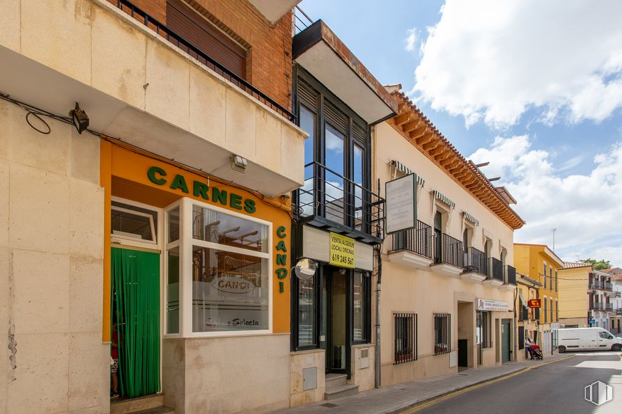 Oficina en alquiler y venta en Calle Beato Nicanor, 12, Villarejo de Salvanés, Madrid, 28590 con ventana, edificio, nube, propiedad, cielo, puerta, casa, accesorio, área residencial y ciudad alrededor